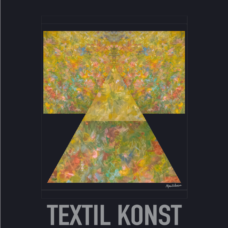 Grafisk textil konst med en gul målad pyramidform i centrum på svart botten. 